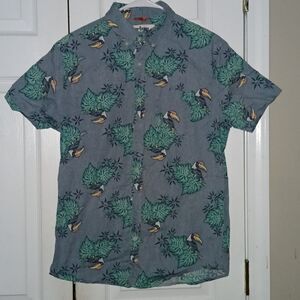 Urban Pipeline Max Flex toucan tropical bird button down  casual shirt  Sz S